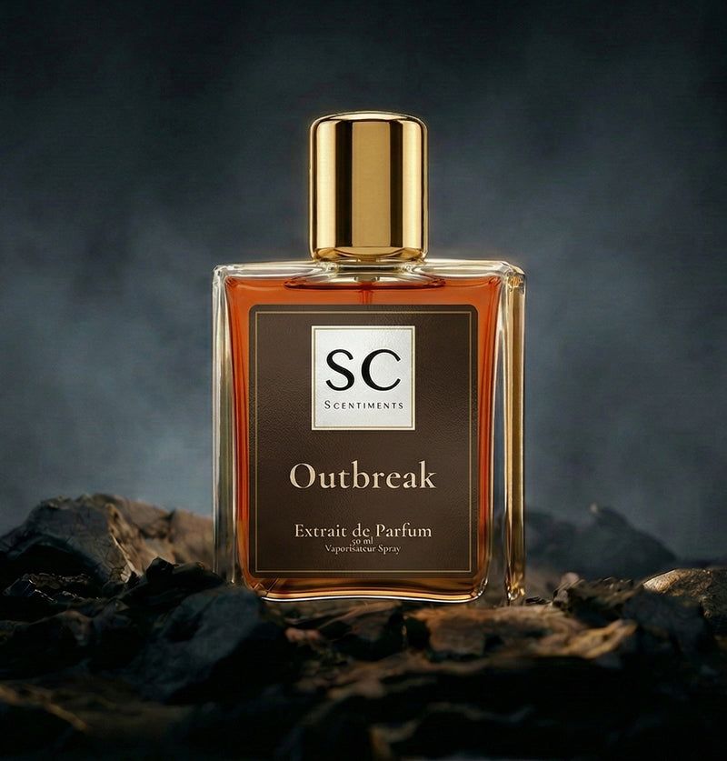 Outbreak Extrait de Parfum von Scentiments auf dunklem Felsen